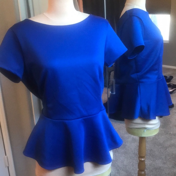 Bisou Bisou Tops - Blue short sleeve ruffle bottom blouse top